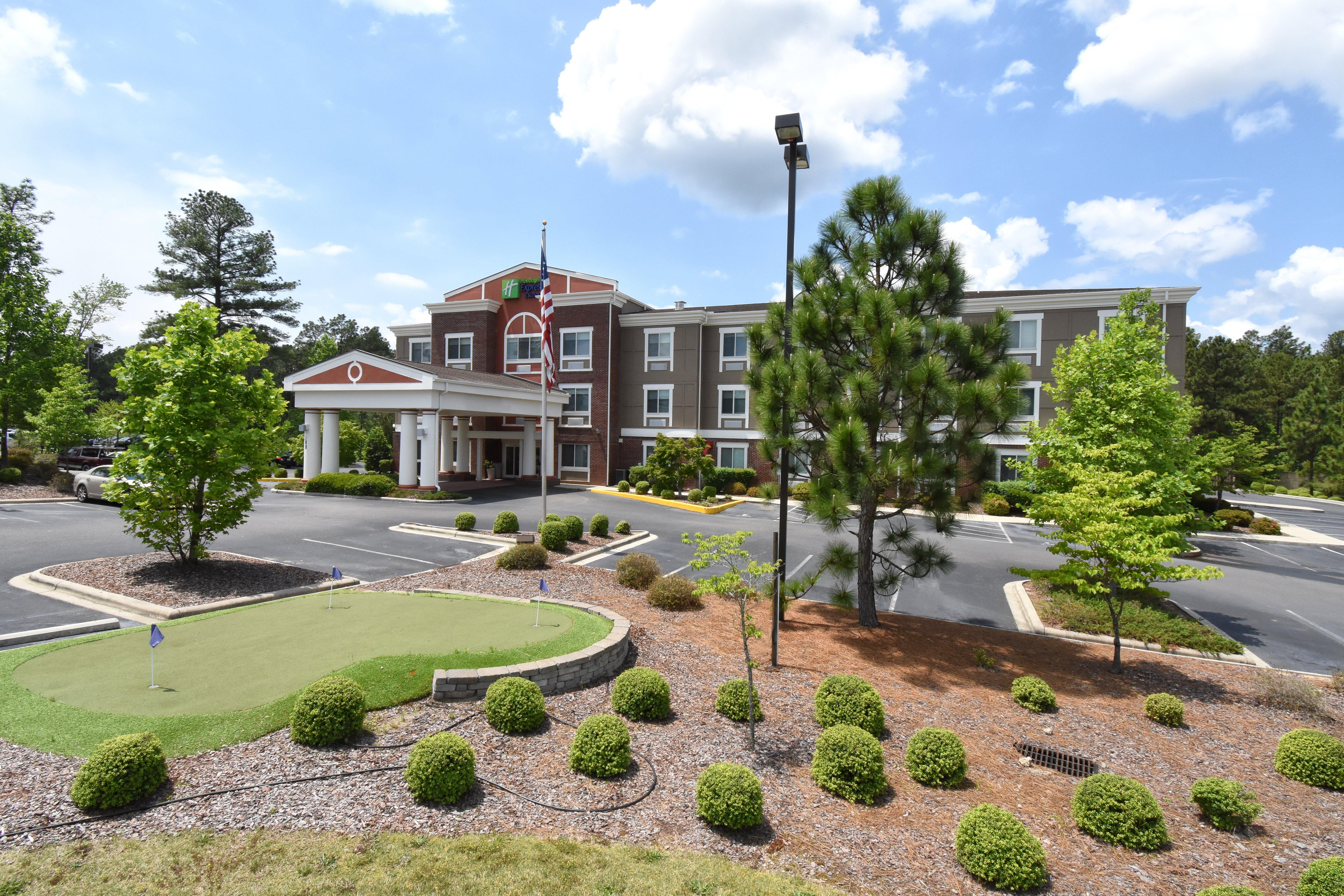 Holiday Inn Express & Suites Southern Pines-Pinehurst Area By Ihg Exterior foto